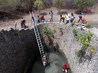 Cleaning of the Ningo Well in Tibeau.