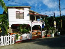 Scrapers bar and restaurant in Harvey Vale.