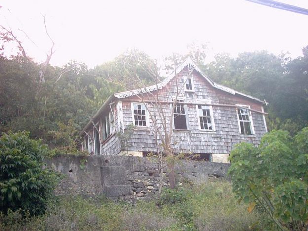 Old wooden house on Carriacou.